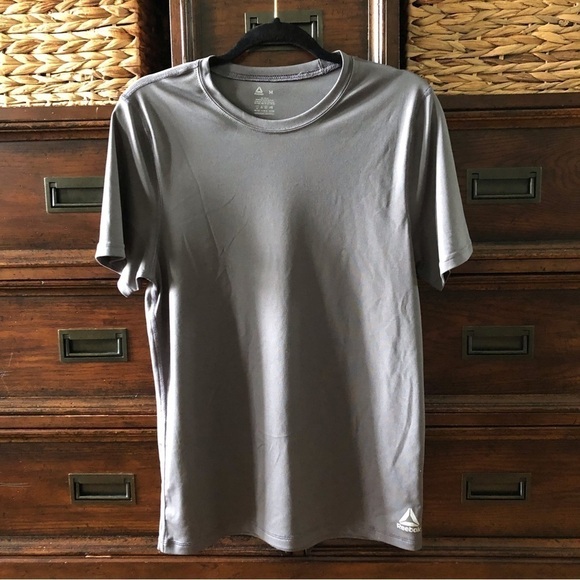 Reebok Gray athletic short sleeve shirt in size M - Picture 1 of 3